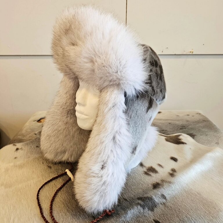 Seal skin hat. ©Photo Mearrasiida